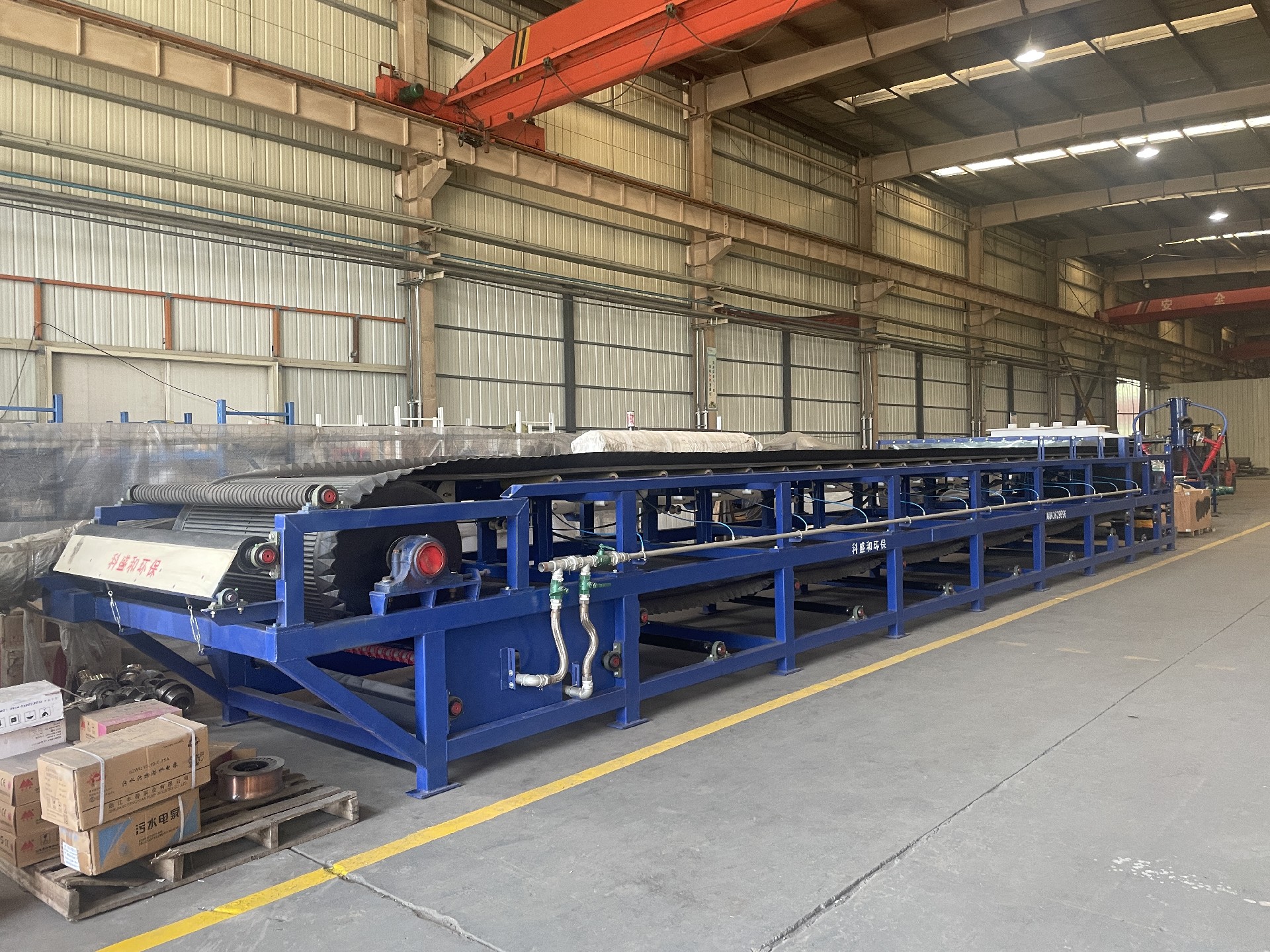 脫硫塔尾端石膏脫水真空帶式過(guò)濾機(jī)